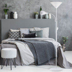 Stojící lampa Alissa | bílá
