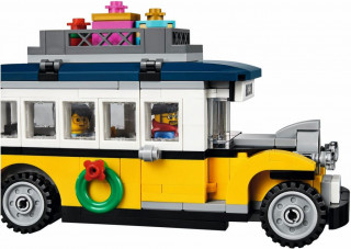 LEGO Creator 10259 Nádraží v zasněžené vesnici č.3