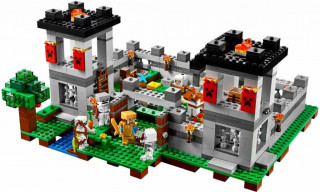 LEGO Minecraft 21127 The Fortress (Pevnost) - lehce poničený karton (foto v galerii) č.2
