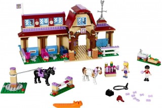 LEGO 41126 Friends Jezdecký klub v Heartlake č.2